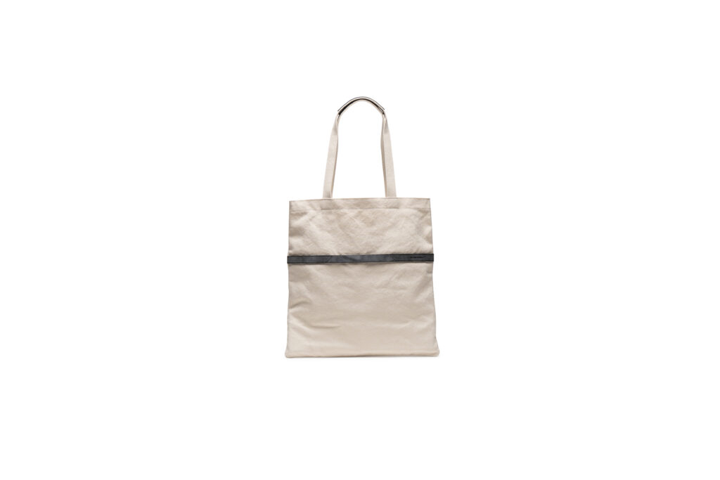 GO-TO BOOK SQUARE TOTE NATURAL/BLACK